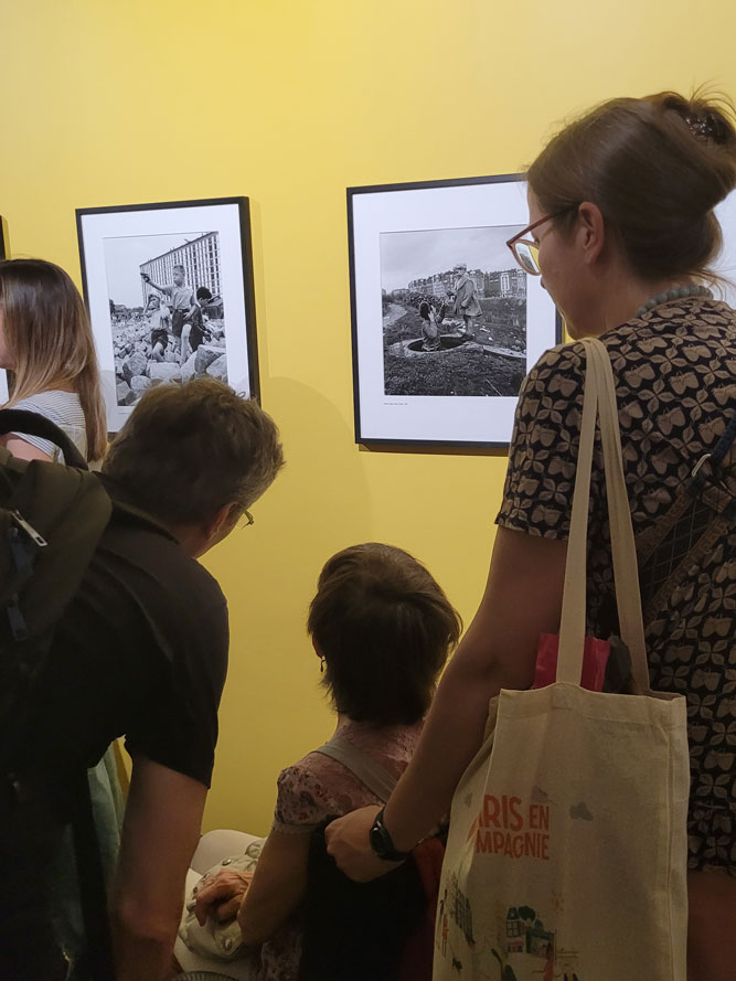 SCOR Careers Blog post on Engagement Month image with SCOR Paris colleagues with elders at the Maillol Museum